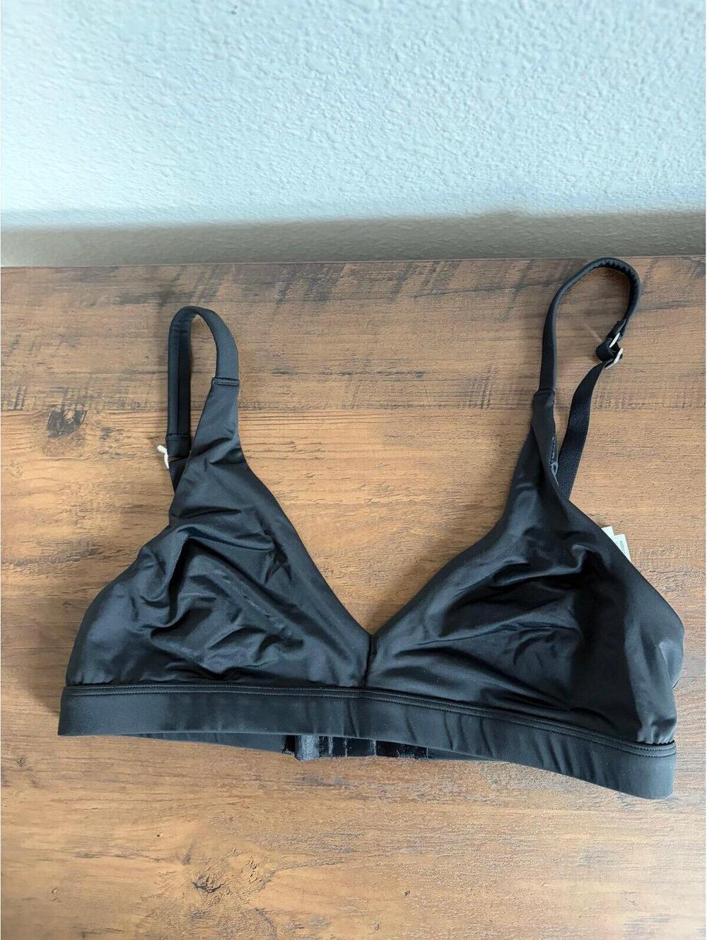 Gilly Hicks black swim top size M
